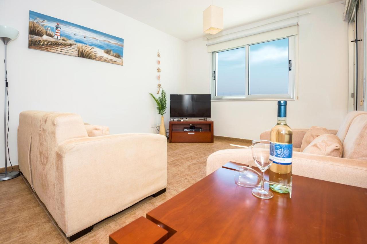 Seabreeze Apartment 200M Away From The Sea Paralimni Exterior photo