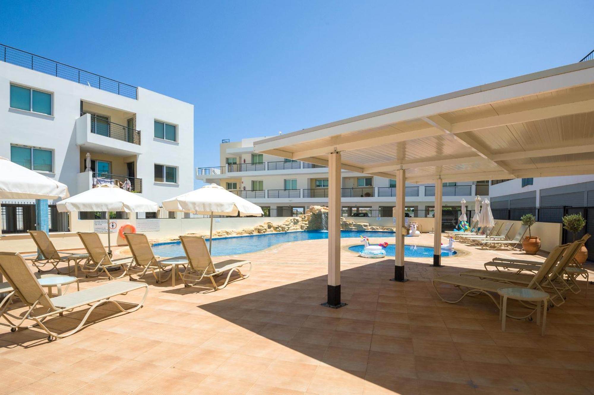 Seabreeze Apartment 200M Away From The Sea Paralimni Exterior photo